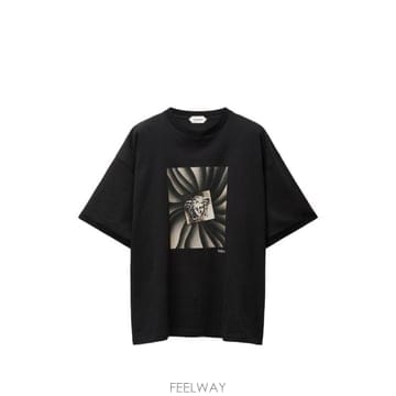 Versace 26FW ������ü ���� Ƽ���� 10260931A18734 1B000 BLACK26FW ������ü ���� Ƽ���� 10260931A18734 1B000 BLACK