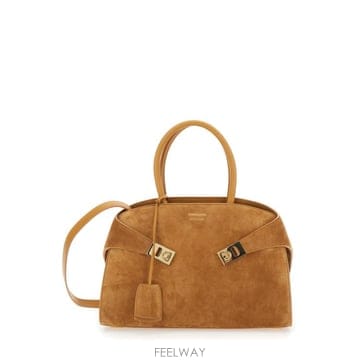 Ferragamo 26FW ����䷹ ��󰡸� ��Ʈ�� 2156080792064 Beige26FW ����䷹ ��󰡸� ��Ʈ�� 2156080792064 Beige