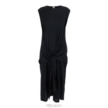 Toteme 26FW ���� Ÿ�� ���̽�Ʈ ���� �̵� �巹�� 263WRD0347FB0669001 Black26FW ���� Ÿ�� ���̽�Ʈ ���� �̵� �巹�� 263WRD0347FB0