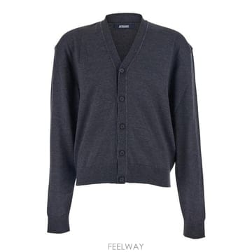 Jacquemus 25FW ��ũ���� ���� Ƽ���� CDM00577AK00299970 Grey25FW ��ũ���� ���� Ƽ���� CDM00577AK00299970 Grey