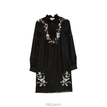 Valentino 26SS �߷�Ƽ�� ����ٴ� �̵� ���ǽ� 8B3VAHH09M4 K92 NERO MULTICOLOR26SS �߷�Ƽ�� ����ٴ� �̵� ���ǽ� 8B3VAHH09M4 K92 NER