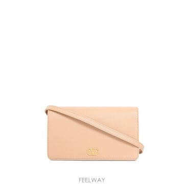 Valentino 26SS �߷�Ƽ�� ����ٴ� ũ�ν��� 8W2P0AK8SNPWRP Pink26SS �߷�Ƽ�� ����ٴ� ũ�ν��� 8W2P0AK8SNPWRP Pink