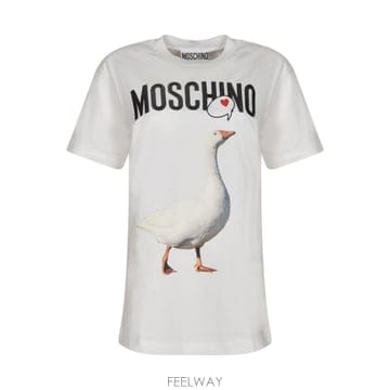 Moschino 25SS ��Ű�� ���� Ƽ���� A0715D 0541 100125SS ��Ű�� ���� Ƽ���� A0715D 0541 1001