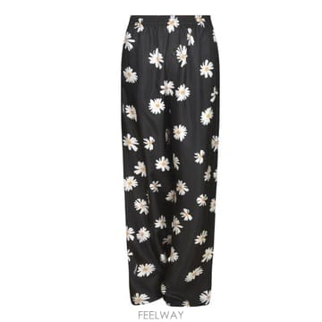 Moschino 25SS ��Ű�� �ȶ��� ���� A0337 0561 155525SS ��Ű�� �ȶ��� ���� A0337 0561 1555