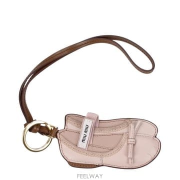 Miu Miu 26SS �̿�̿� �߷� ���� Űü�� Ű�� 5TL5332CUMF0NZ226SS �̿�̿� �߷� ���� Űü�� Ű�� 5TL5332CUMF0NZ2