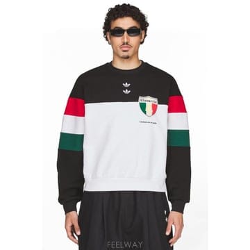 Adidas 26FW �Ƶ�ٽ� ���� Ƽ���� KV1976 BLACK WHITE26FW �Ƶ�ٽ� ���� Ƽ���� KV1976 BLACK WHITE