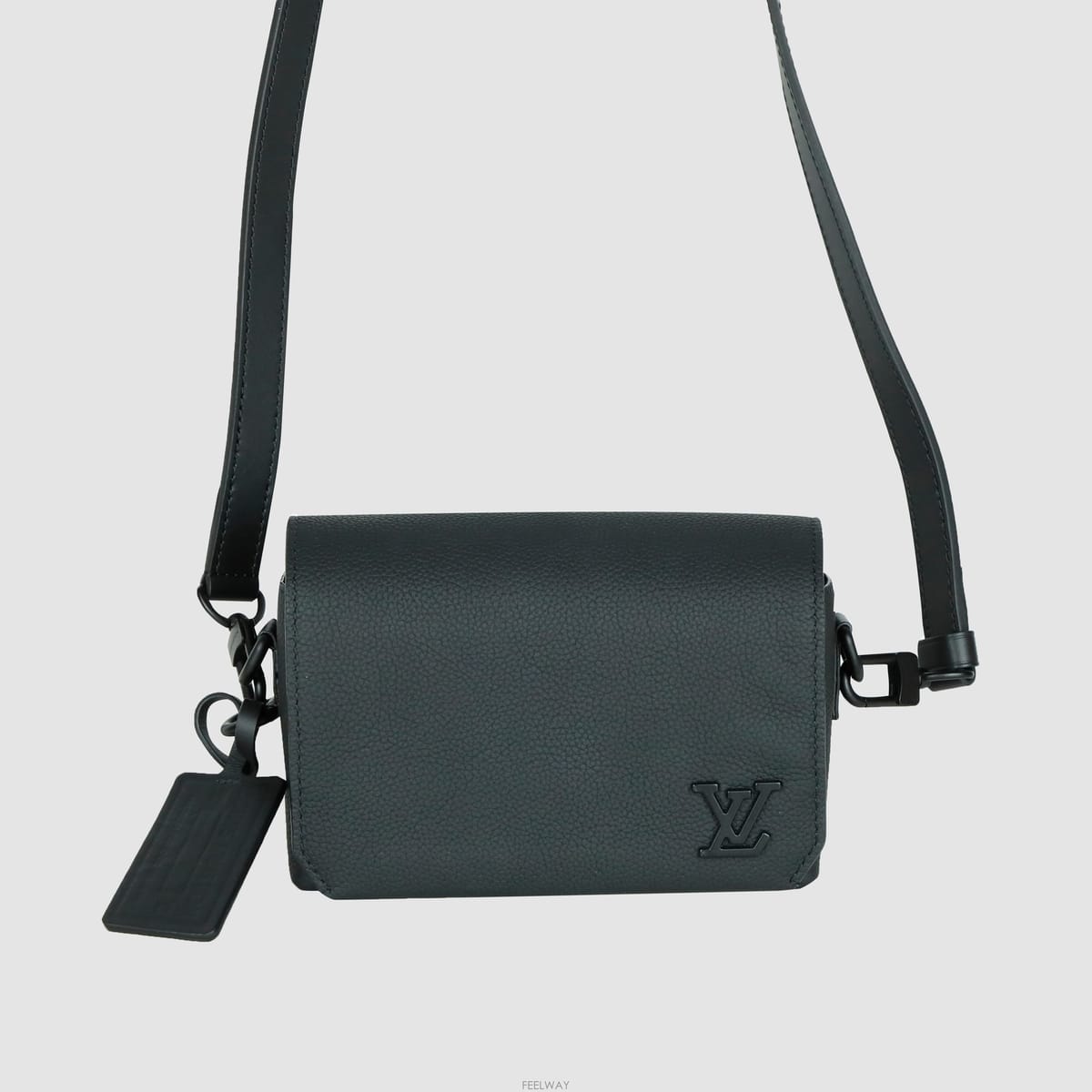 Louis Vuitton [�Ƹ�����]���̺��� �н�Ʈ���� ����� ���� ũ�ν���M82085[�Ƹ�����]���̺��� �н�Ʈ���� ����� ���� ũ�ν���M8