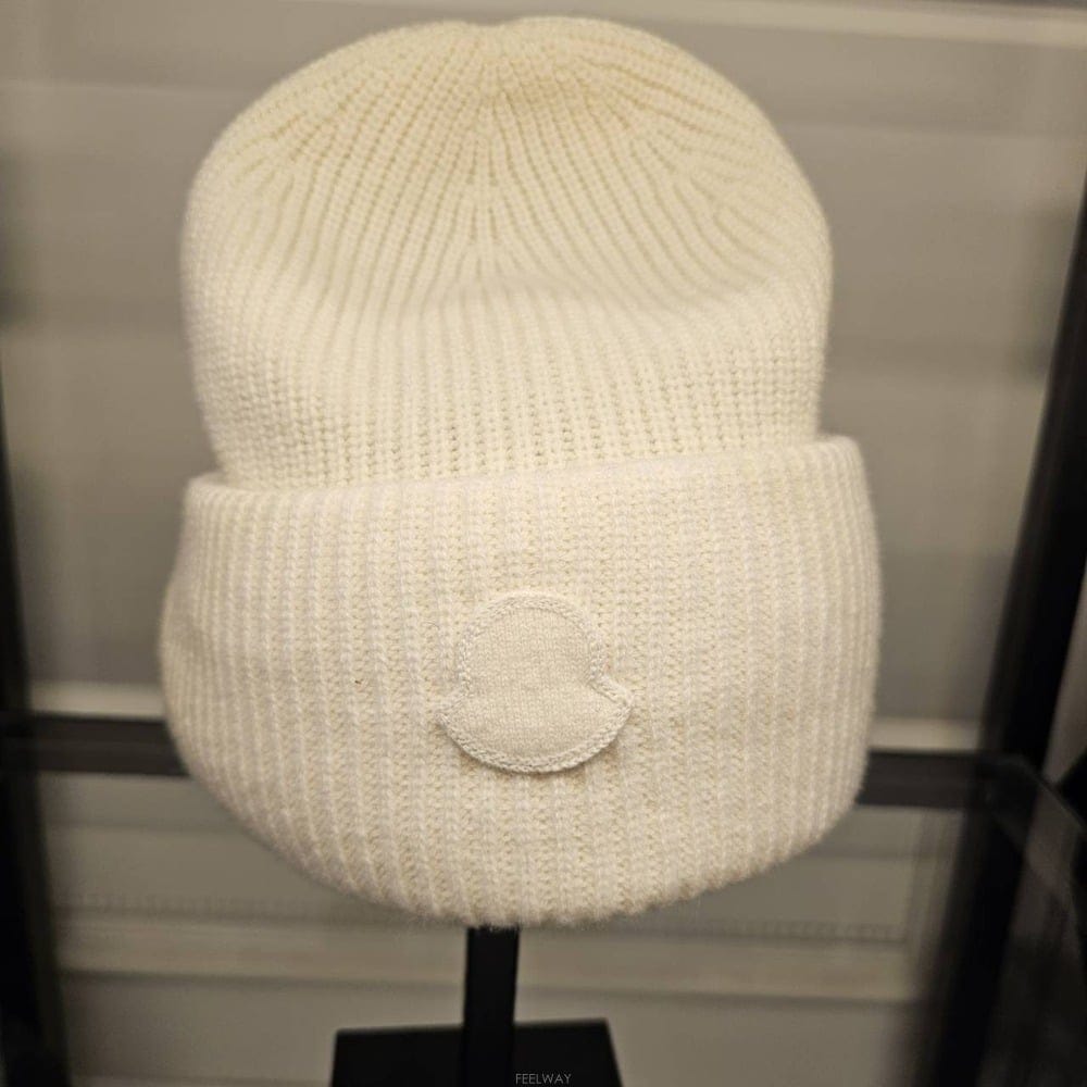 Moncler ��Ŭ���� BERRETTO TRICOT ��Ʈ ��� 3B00022 M1127 030��Ŭ���� BERRETTO TRICOT ��Ʈ ��� 3B00022 M1127 030