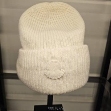 몽클레어 BERRETTO TRICOT 니트 비니 3B00022 M1127 030