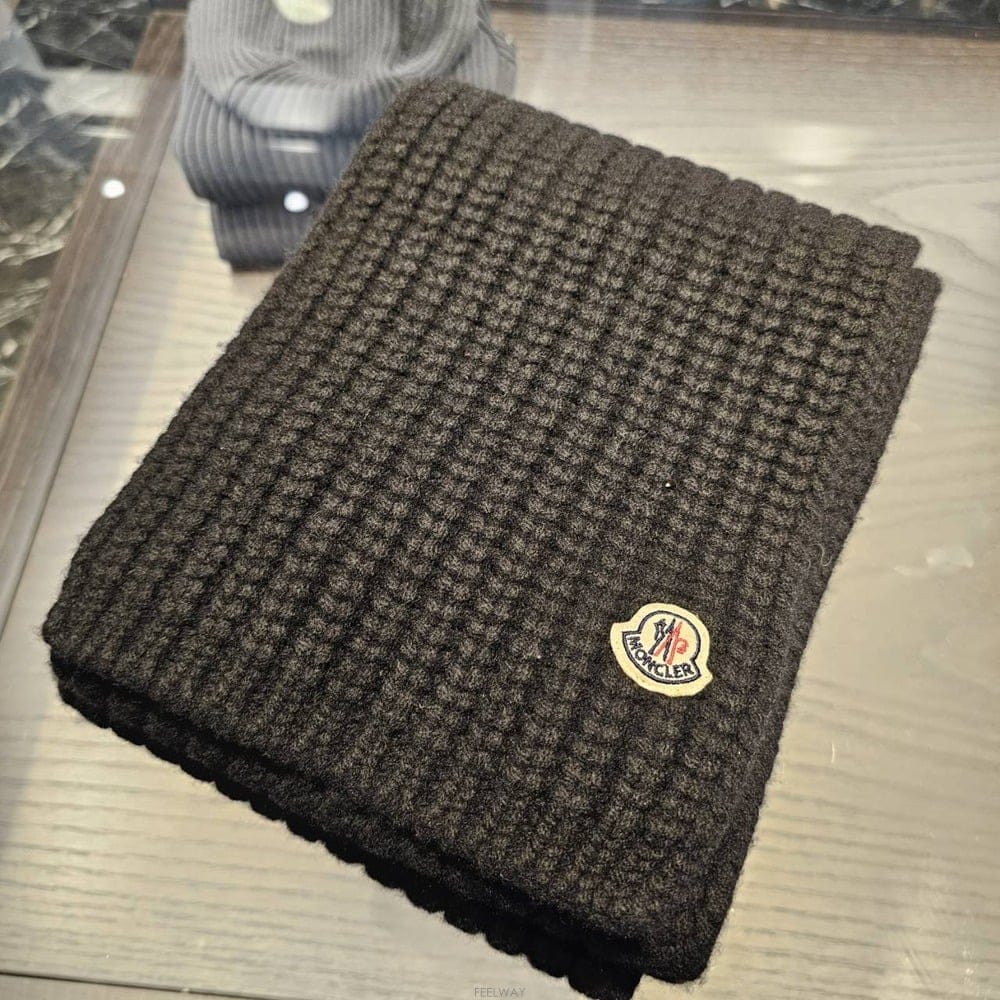 Moncler ��Ŭ���� SCIARPA TRICOT ��Ʈ ���÷� 3C00030 M4281 999��Ŭ���� SCIARPA TRICOT ��Ʈ ���÷� 3C00030 M4281 999