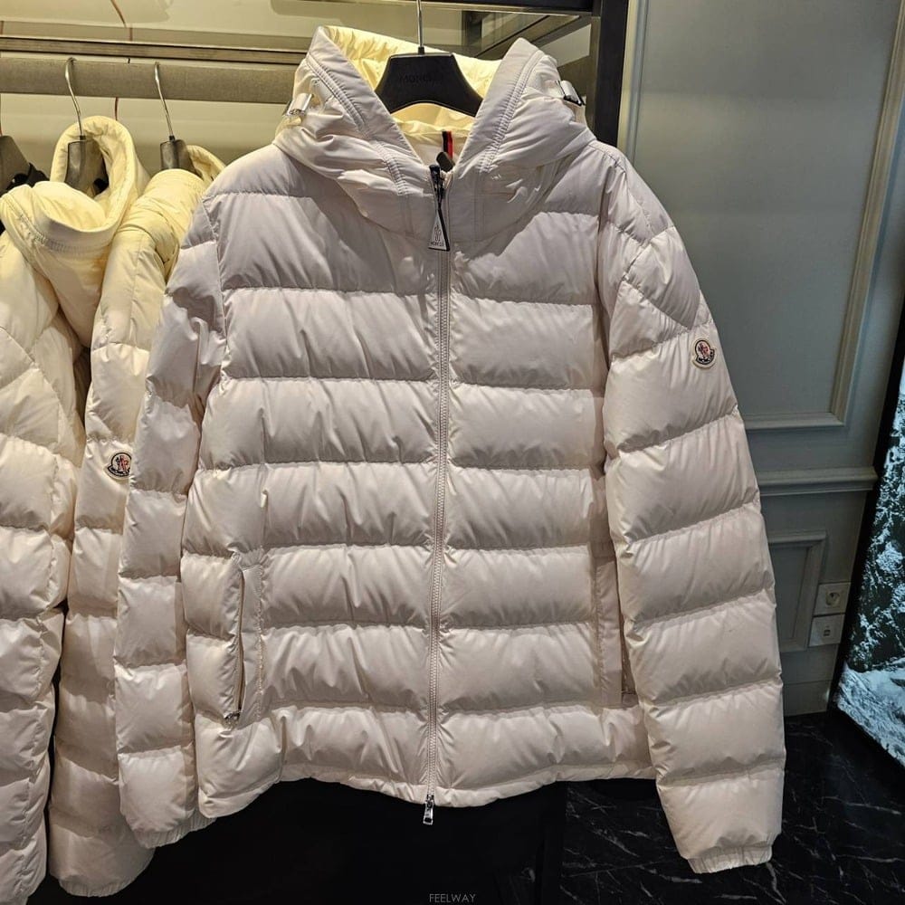 Moncler ��Ŭ���� ���� �󺣶�Ʈ �ĵ� ��Ʈ �ٿ� �е� ���̺��� 1A00228 597YW 034��Ŭ���� ���� �󺣶�Ʈ �ĵ� ��Ʈ �ٿ� �е� ���̺��� 