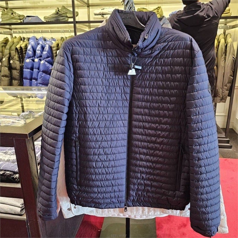 Moncler ��Ŭ���� ���� MYRRHE �ٿ� �е� ���� ���̺� K2091 1A00133 597X2 779��Ŭ���� ���� MYRRHE �ٿ� �е� ���� ���̺� K2091 1A001