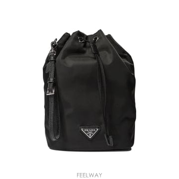PRADA [V90]����� 1NS369R067F0002 ���� Ŭ��ġ�� �Ŀ�ġ ��Ƽ���̽� Re Nylon Pouch Ba[V90]����� 1NS369R067F0002 ���� Ŭ��ġ�� �Ŀ�ġ ��Ƽ