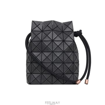 Issey Miyake �̼��̹̾��� �ٿ��ٿ� ���� ���� W�� ��Ʈ ��Ŷ�� BB66 AG591 15�̼��̹̾��� �ٿ��ٿ� ���� ���� W�� ��Ʈ ��Ŷ�� BB66 A