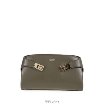 Ferragamo ���Ϲ�� ��󰡸� �̴� ��� ũ�ν� ����Ϲ�� ��󰡸� �̴� ��� ũ�ν� ��