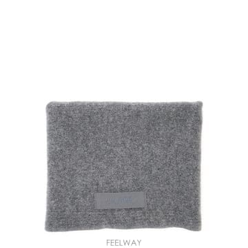 26FW 자크뮈스 르 샤를 그로 그레인 숄 ACU00669AK00227970 Grey