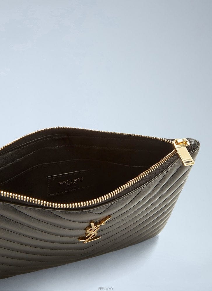Saint Laurent 24 F/W ���ζ� ���׷� MATELASSE �Ŀ�ġ 379039 C B011081566424 F/W ���ζ� ���׷� MATELASSE �Ŀ�ġ 379039 C B0110