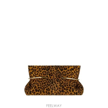 Givenchy 26FW ����� Ŭ��ġ �Ŀ�ġ BB5171B2LH 003 Animal Print26FW ����� Ŭ��ġ �Ŀ�ġ BB5171B2LH 003 Animal Print