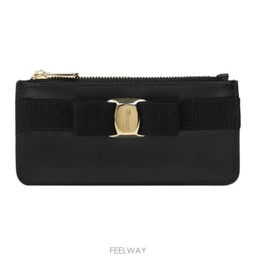 Ferragamo 26FW ��󰡸� �ٶ� ���� ī������ 22E010 73449426FW ��󰡸� �ٶ� ���� ī������ 22E010 734494