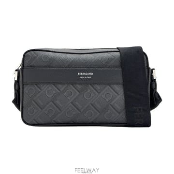 Ferragamo 26FW ��󰡸� ���׷� ũ�ν��� 241658 77969026FW ��󰡸� ���׷� ũ�ν��� 241658 779690