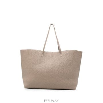 FENDI �׶�����Ÿ �ؿ� ��� ���� ROLL MEDIUM LEATHER TOTE BAG 8BH444B1E7F1XR8�׶�����Ÿ �ؿ� ��� ���� ROLL MEDIUM LEATHER TOTE BAG