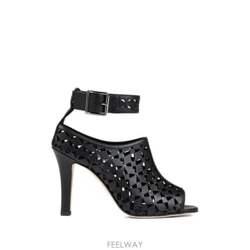 26 FW 마놀로 블라닉 Tingah laser cut sandals 22313060001 TP4601797