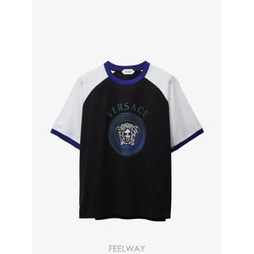Versace 26 FW ������ü ����Ʈ ��ư ���� ���ַ� Ƽ���� 10255991A19377 TP45722722726 FW ������ü ����Ʈ ��ư ���� ���ַ� Ƽ���� 10255991