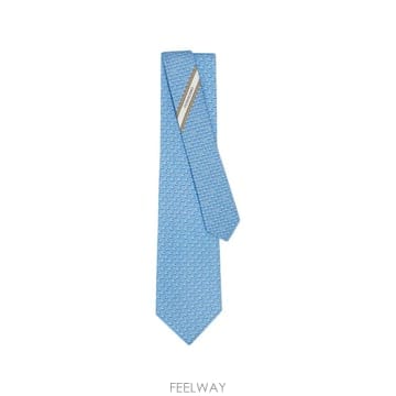 Ferragamo 26 FW ��󰡸� Duckies print silk tie 798900 TP46016306426 FW ��󰡸� Duckies print silk tie 798900 TP4601630