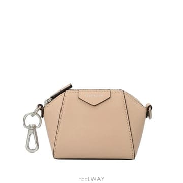 Givenchy 26 FW ����� ��Ƽ���� ���̺� ũ�ν� �� BB60D7B0XN681 TP46014827126 FW ����� ��Ƽ���� ���̺� ũ�ν� �� BB60D7B0XN681 T