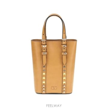 Valentino 26 FW �߷�Ƽ�� ����ٴ� �����͵� ��Ʈ �� YP0AX1GVW TP46014797726 FW �߷�Ƽ�� ����ٴ� �����͵� ��Ʈ �� YP0AX1GVW TP4
