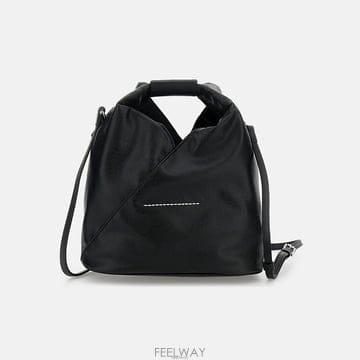 Maison Margiela ���������� 26FW MM6 ���д��� ���� ũ�ν��� SB6WD0026 P8396 T8013���������� 26FW MM6 ���д��� ���� ũ�ν��� SB6WD0026 P