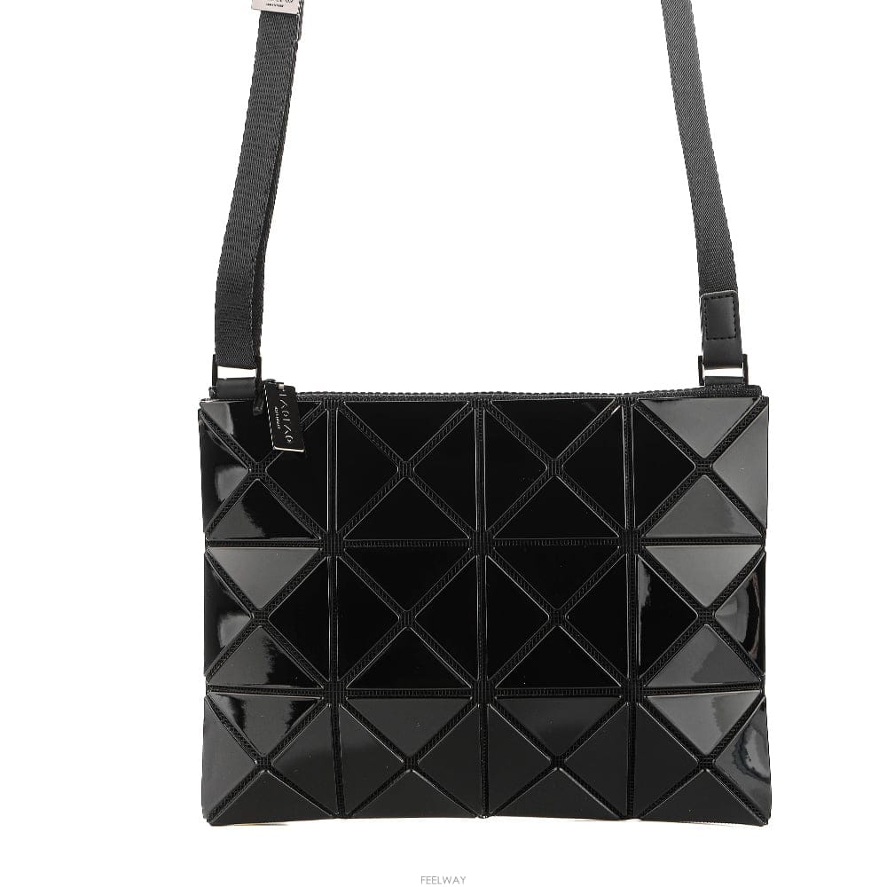 Issey Miyake (BB68 AG056 15) ���� ũ�ν��� 26FW(BB68 AG056 15) ���� ũ�ν��� 26FW