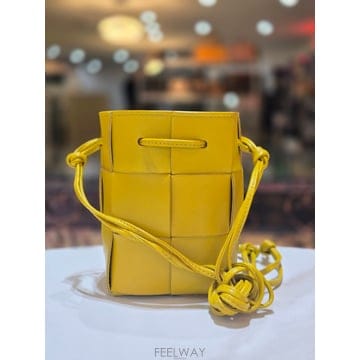 Bottega Veneta ���װ� �̴� ī��Ʈ ��Ŷ ���ο� 22�� ũ�ν��� 680217���װ� �̴� ī��Ʈ ��Ŷ ���ο� 22�� ũ�ν��� 680217