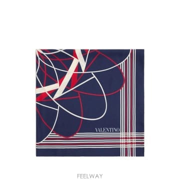 Valentino ���Ϲ�� �߷�Ƽ�� ����ٴ� Le Fou de lArchive silk scarf from the archiv���Ϲ�� �߷�Ƽ�� ����ٴ� Le Fou de lArchive silk sca