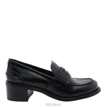 26 F/W 미우미우 로고 펌프스 로퍼 5D276E/055F0002 B0012512465