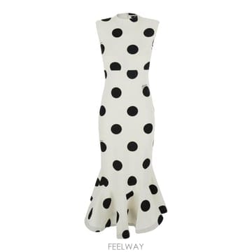 Jacquemus 26FW ��ũ���� �� ���ǽ� DRW00934AW004769BT White26FW ��ũ���� �� ���ǽ� DRW00934AW004769BT White