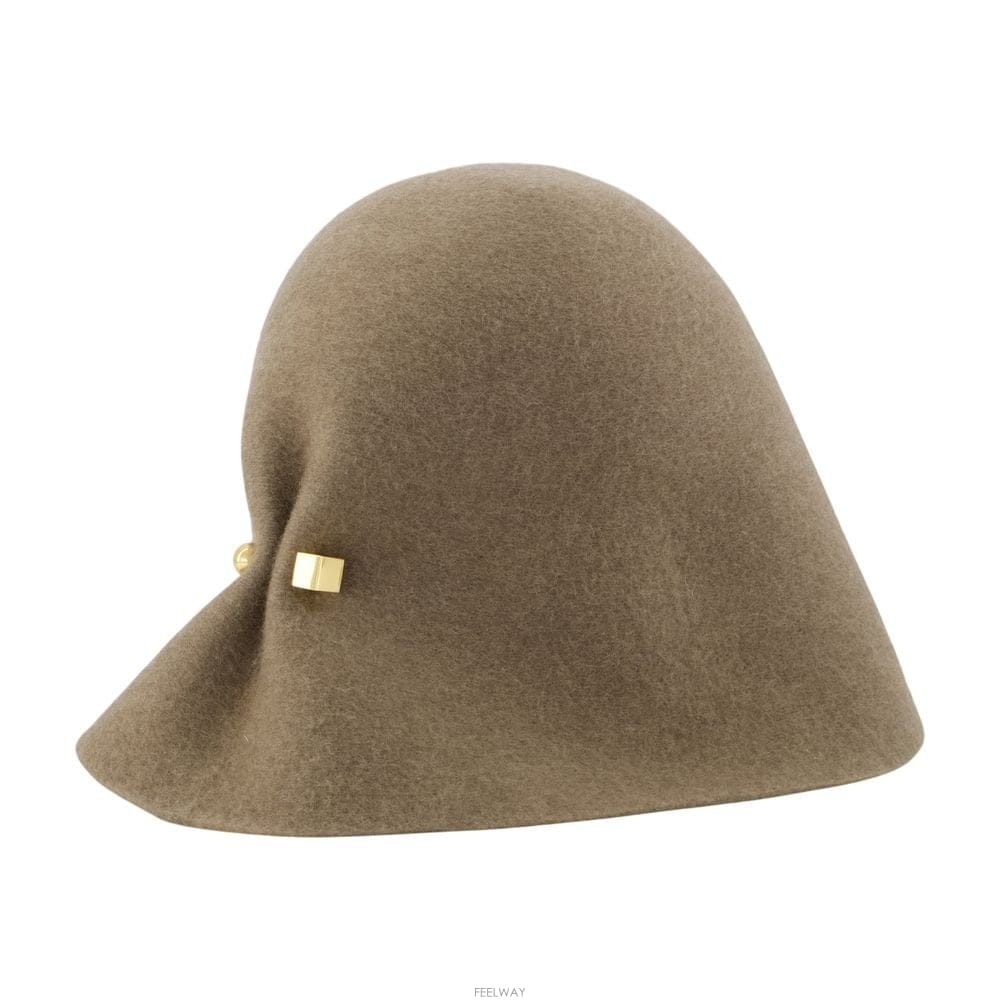 Jacquemus 26 F/W ��ũ���� �� CHAPEAU CLOCHE JACQUEMUS B073250326826 F/W ��ũ���� �� CHAPEAU CLOCHE JACQUEMUS B073250326