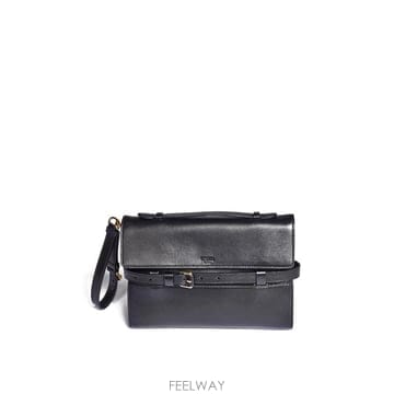 Moschino 26FW ��Ű�� Ŭ��ġ �Ŀ�ġ MC4160PP1M OA4 000 NERO26FW ��Ű�� Ŭ��ġ �Ŀ�ġ MC4160PP1M OA4 000 NERO