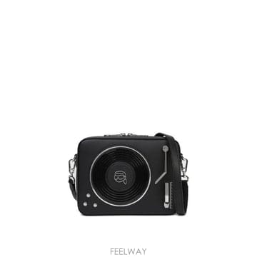 Karl Lagerfeld 26FW Į�����Ʈ ũ�ν��� B3W30146 999 NERO26FW Į�����Ʈ ũ�ν��� B3W30146 999 NERO