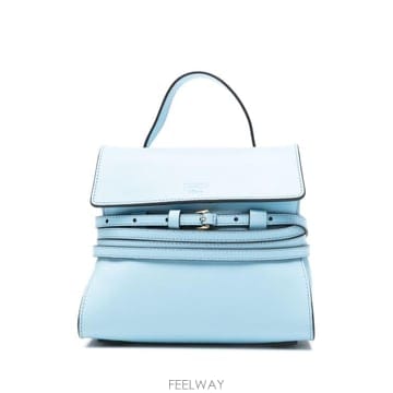 Moschino 26SS ��Ű�� ��Ʈ�� MC4163PP1O OA0 712 AZZURRO26SS ��Ű�� ��Ʈ�� MC4163PP1O OA0 712 AZZURRO