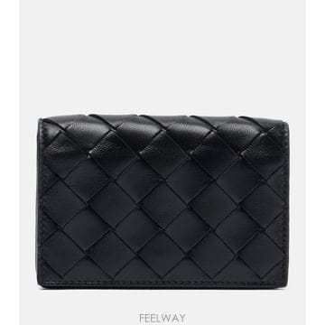 Bottega Veneta 26 FW ���װ� ����Ÿ ��Ʈ��ġ���� ���� ī�� Ȧ�� TP58158694726 FW ���װ� ����Ÿ ��Ʈ��ġ���� ���� ī�� Ȧ�� TP5815