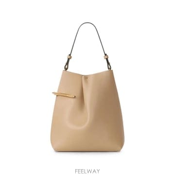 Givenchy 26 FW ����� ��ġ �� ���� ���� �Ŀ�ġ BB516JB2E5 TP45549212026 FW ����� ��ġ �� ���� ���� �Ŀ�ġ BB516JB2E5 TP455