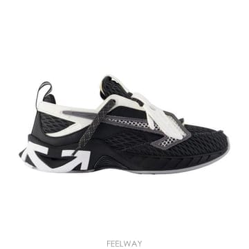 Off White 26FW ����ȭ��Ʈ ����Ŀ�� OF05804001 BLACK26FW ����ȭ��Ʈ ����Ŀ�� OF05804001 BLACK