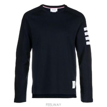 Thom Browne �׶�����Ÿ �ؿ� ����� ���� 4BAR COTTON Ƽ���� MJS245A07323415�׶�����Ÿ �ؿ� ����� ���� 4BAR COTTON Ƽ���� MJS24