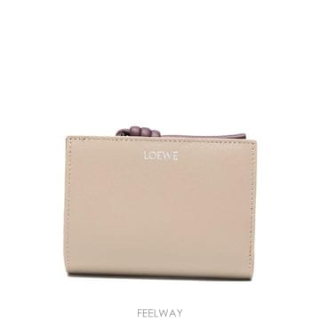 Loewe �׶�����Ÿ �ؿ� �ο��� ���� KNOT LEATHER COMPACT WALLET CEM1NCWX010060�׶�����Ÿ �ؿ� �ο��� ���� KNOT LEATHER COMPACT WALLE