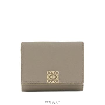Loewe �׶�����Ÿ �ؿ� �ο��� ���� ANAGRAM LEATHER TRIFOLD WALLET C821TR2X16317�׶�����Ÿ �ؿ� �ο��� ���� ANAGRAM LEATHER TRIFOLD WA