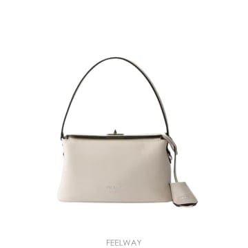 PRADA �δ��� PRADA ����� �ƺ��Ƹ� �̴� ������δ��� PRADA ����� �ƺ��Ƹ� �̴� �����