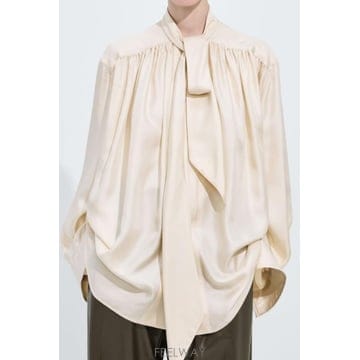 Bottega Veneta 26FW ���װ�����Ÿ ���� Ƽ���� 868999V6M80 1326 BEIGE26FW ���װ�����Ÿ ���� Ƽ���� 868999V6M80 1326 BEIGE