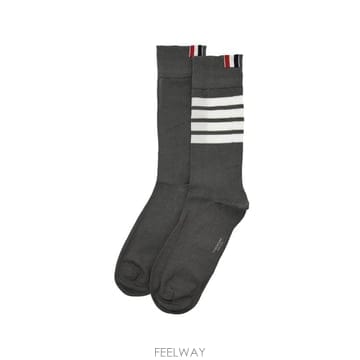 Thom Browne 27SS ����� ����Ʈ����Ʈ ��ư 4�� �̵�ī�� �轺 FAS020B 01690 035 GREY27SS ����� ����Ʈ����Ʈ ��ư 4�� �̵�ī�� �轺 FAS0