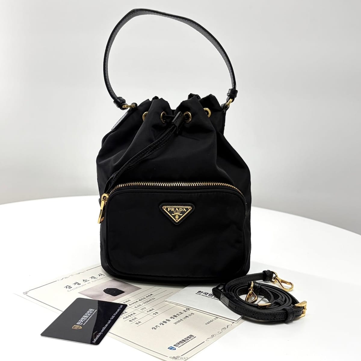 PRADA ����� �����Ϸ� �ﰢ�ΰ� ��Ŷ�� ũ�ν��� ���� (1BH038)����� �����Ϸ� �ﰢ�ΰ� ��Ŷ�� ũ�ν��� ���� (1BH038)